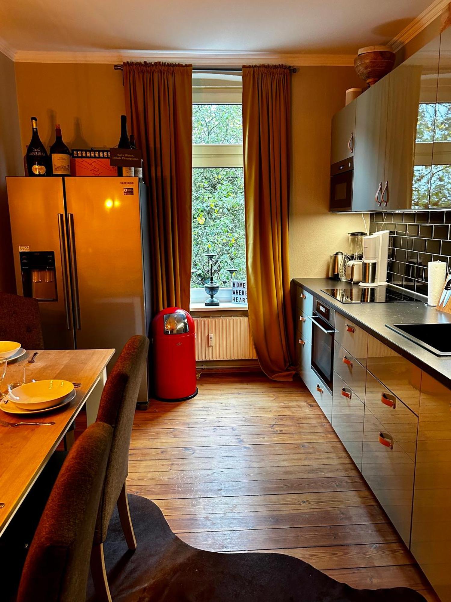 Appartamento Deluxe Altbaucharme In Zentraler Lage Kiel Esterno foto